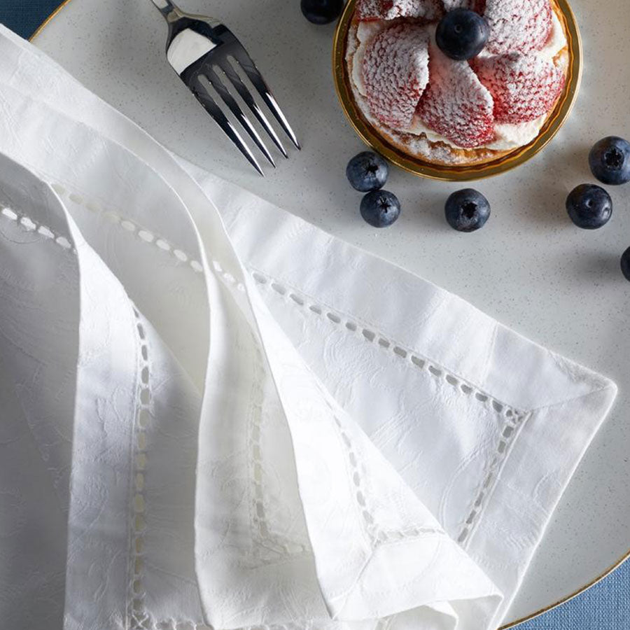 Acanthus Runner - Fine Cotton with Jacquard Leaves | Aventura Mattress