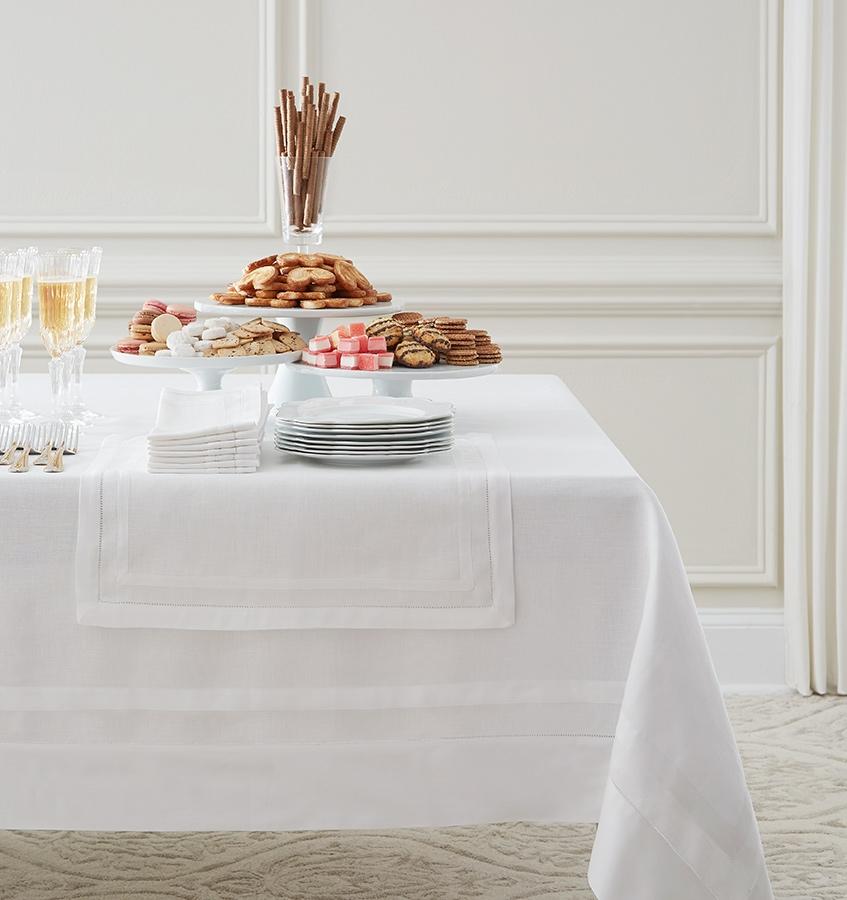 Sferra Tipton Oblong Tablecloth