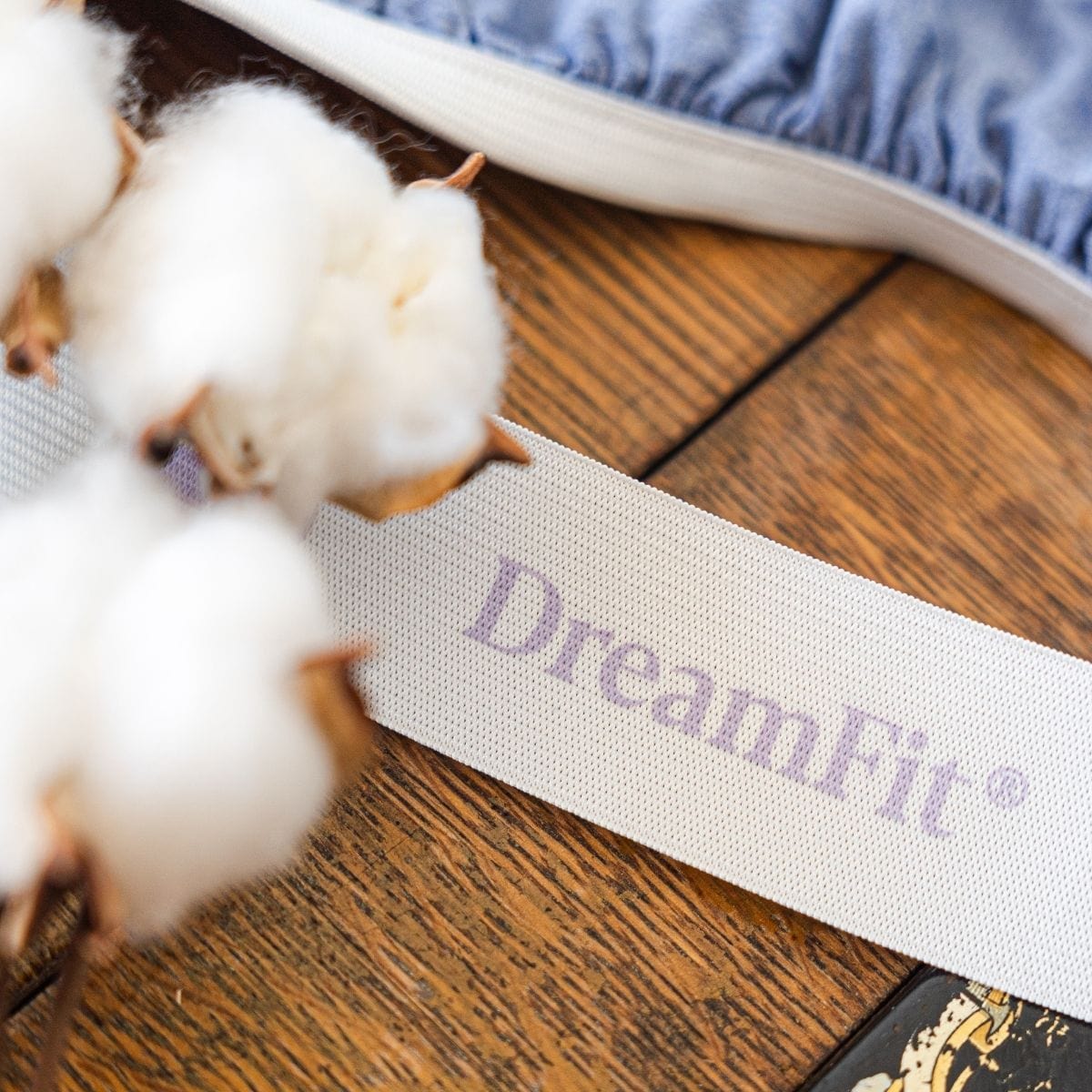 DreamFit 100% Organic Cotton Percale Sheet Set detail