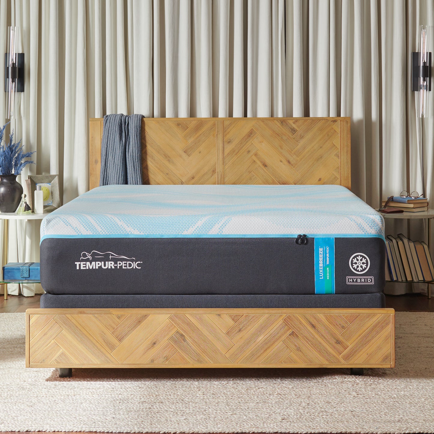 Tempur-Pedic® TEMPUR-LuxeBreeze® Medium Hybrid Mattress