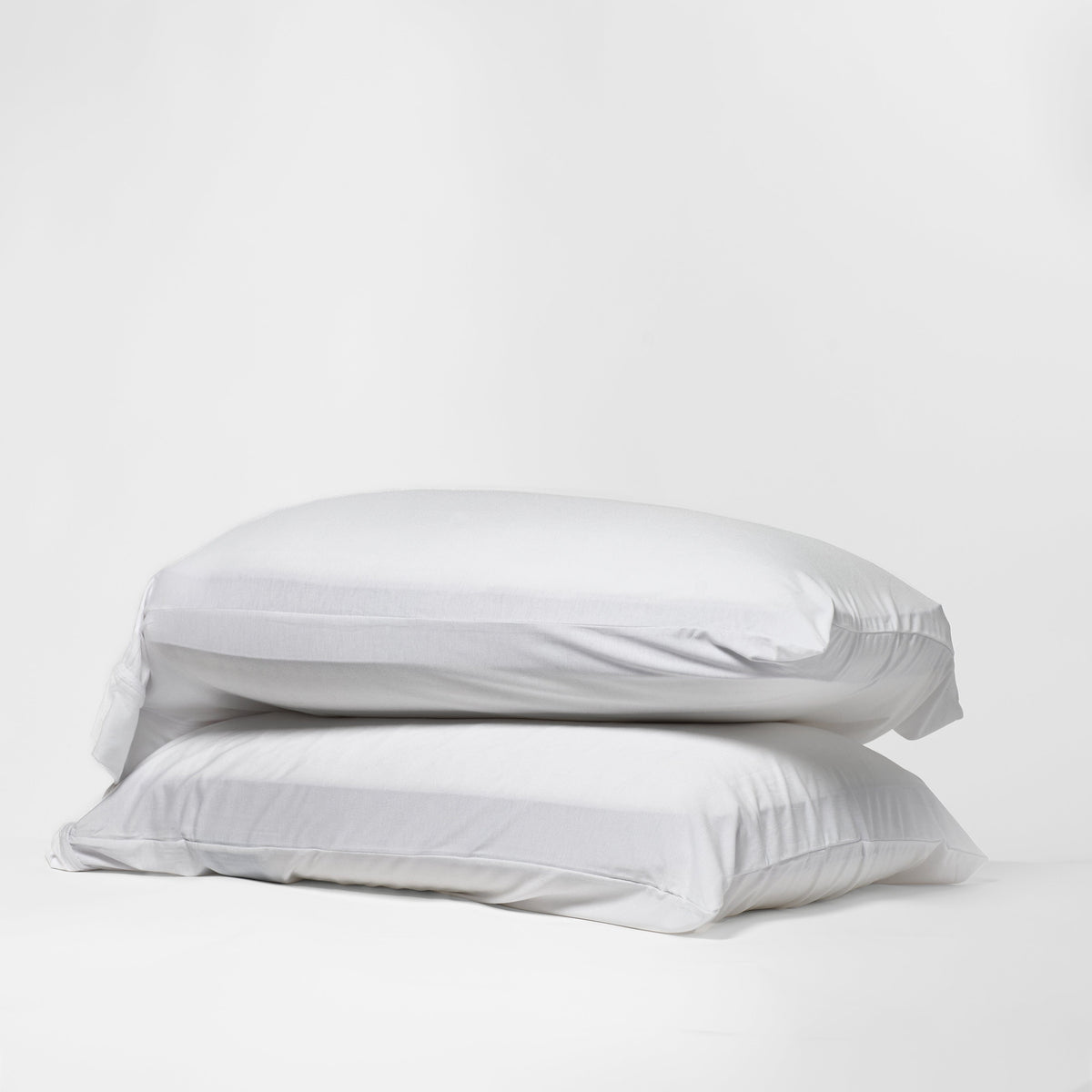 DreamFit Bamboo Stretch-Knit Pillowcase Pair in White