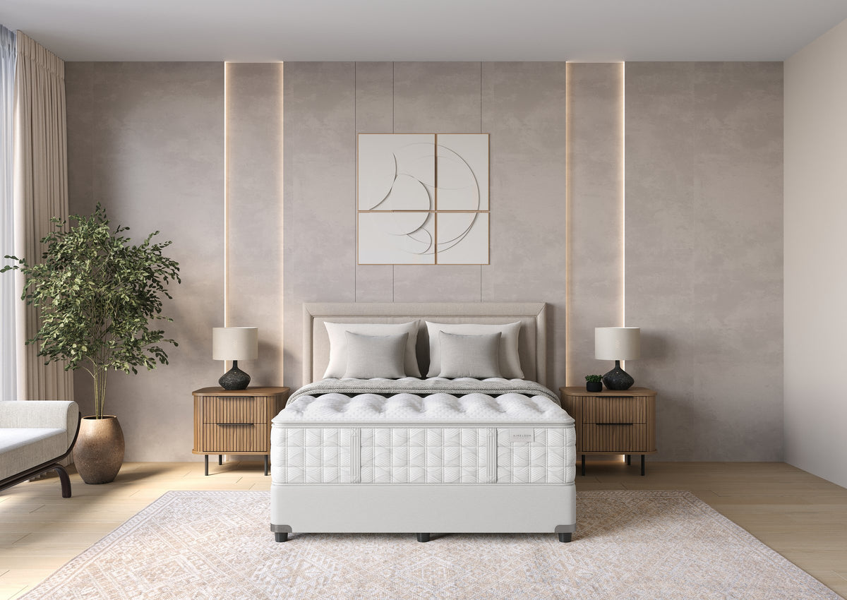 Colchón Aireloom Preferred Timeless Odyssey Luxetop M2 Plush en un dormitorio, otro ambiente