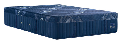 Stearns & Foster Estate Medium Hybrid II mattress, three-quarter view