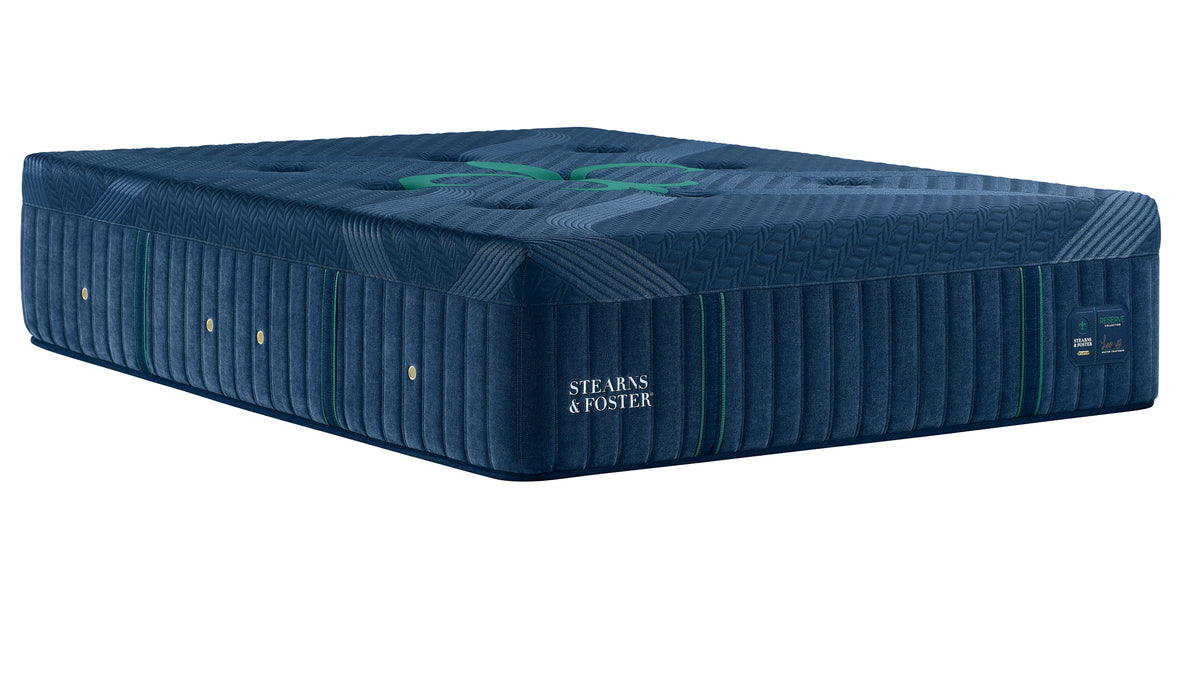 Stearns & Foster Reserve Medium Hybrid II mattress, three-quarter view