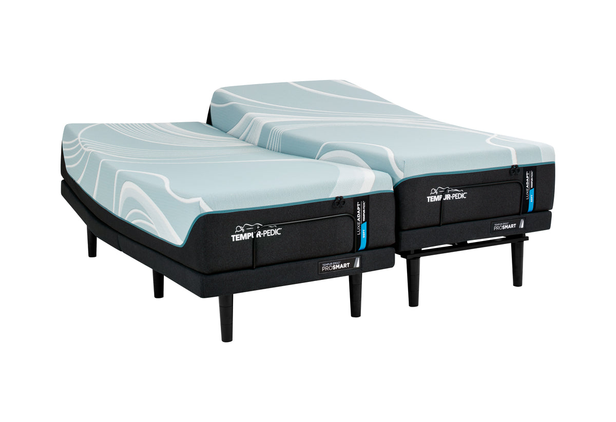 Colchón Tempur-Pedic LuxeAdapt 2.0 Soft sobre una base ajustable Ergo, vista de tres cuartos