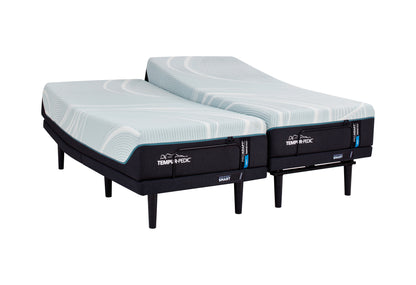 Colchão Tempur-Pedic ProAdapt 2.0 Soft sobre uma base ajustável Ergo, vista de três quartos
