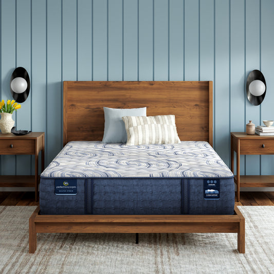 Colchón Serta Perfect Sleeper Pro Hampton Extra Firm en un dormitorio