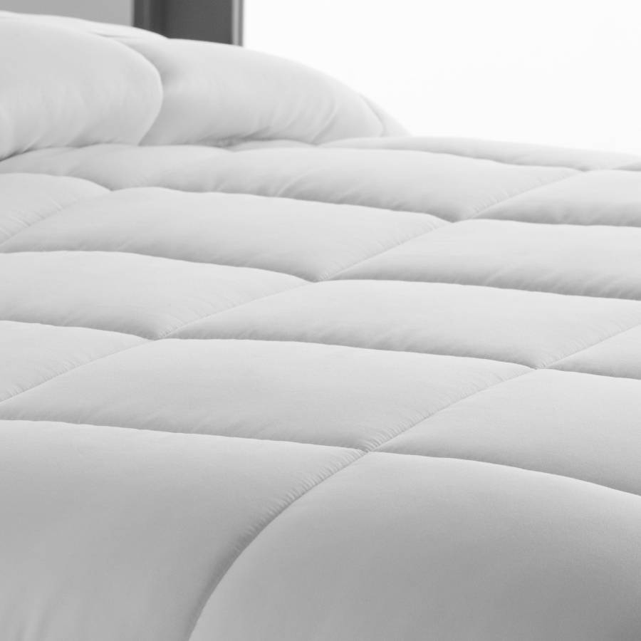 Down Alternative Microfiber Comforter Pillow