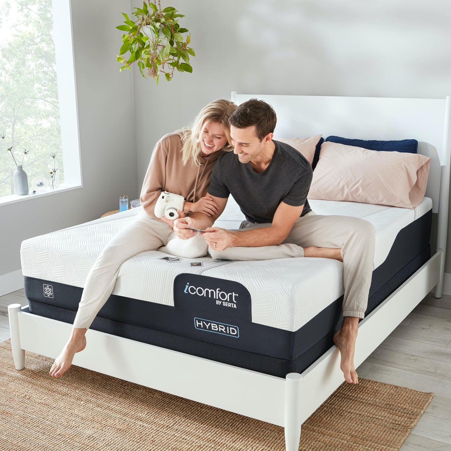 Serta iComfort CF1000 Hybrid Medium  12" KING MATTRESS