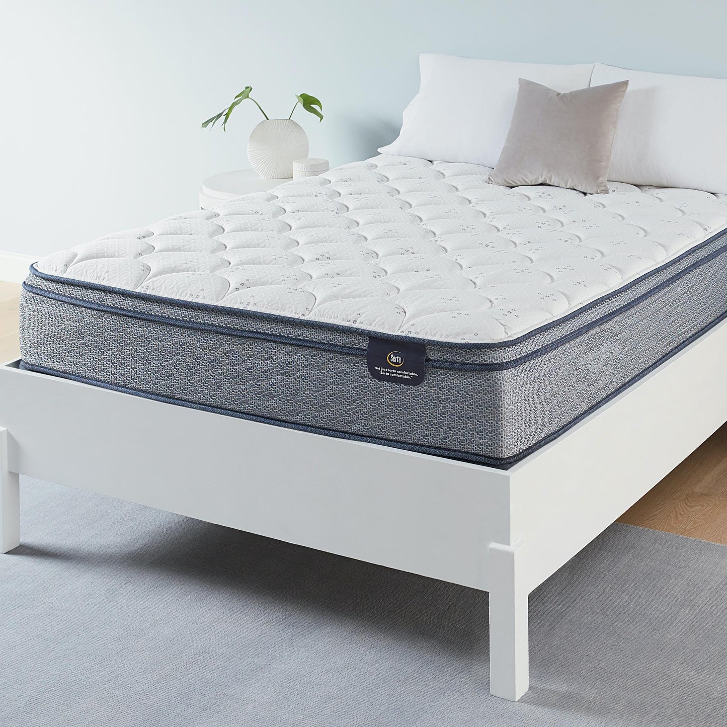 Serta Luxe Armisted